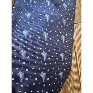 Vineyard Vines Men Blue Sea Shells 100% Silk Tie USA